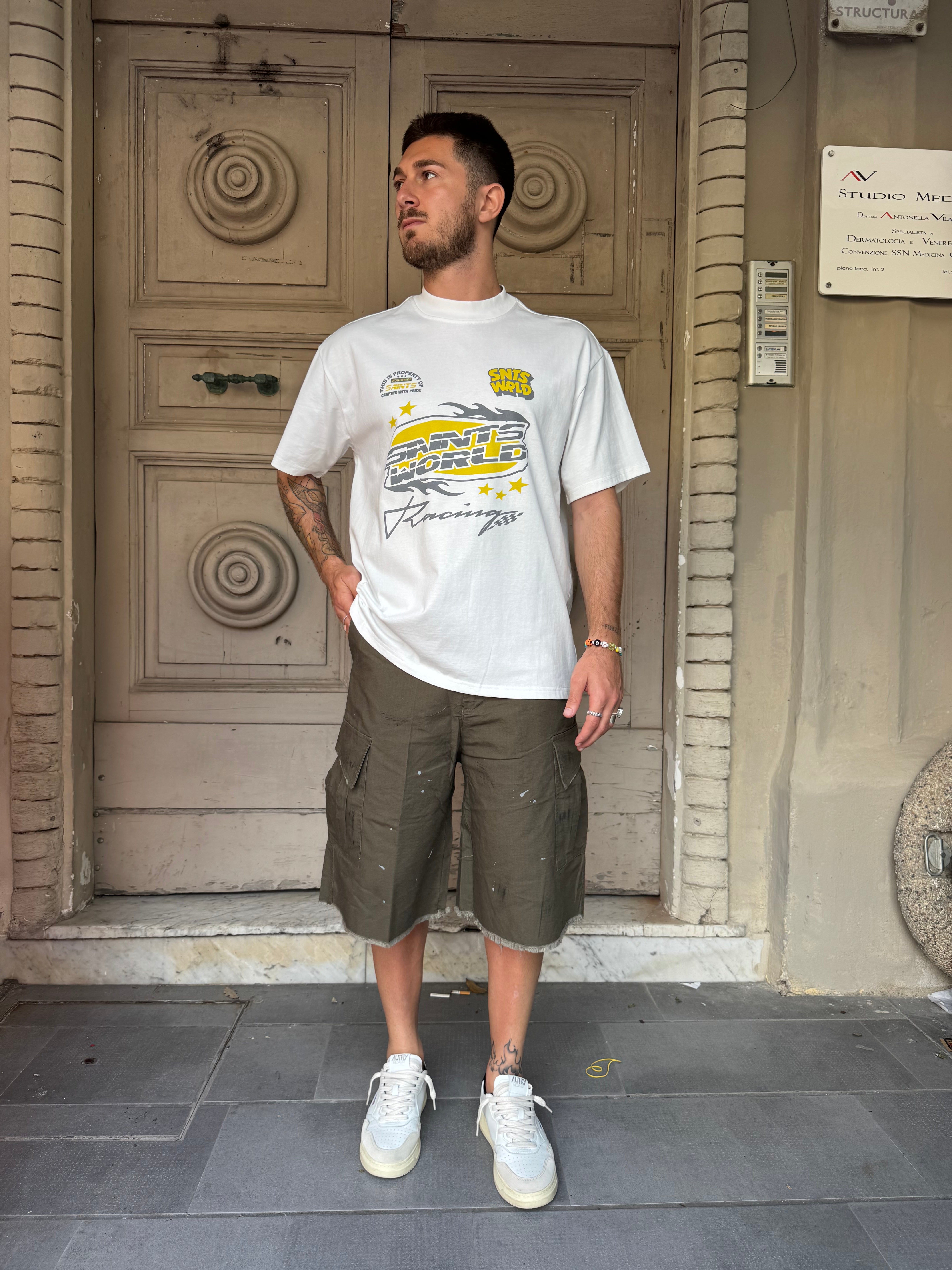 T-shirt “Saint World”