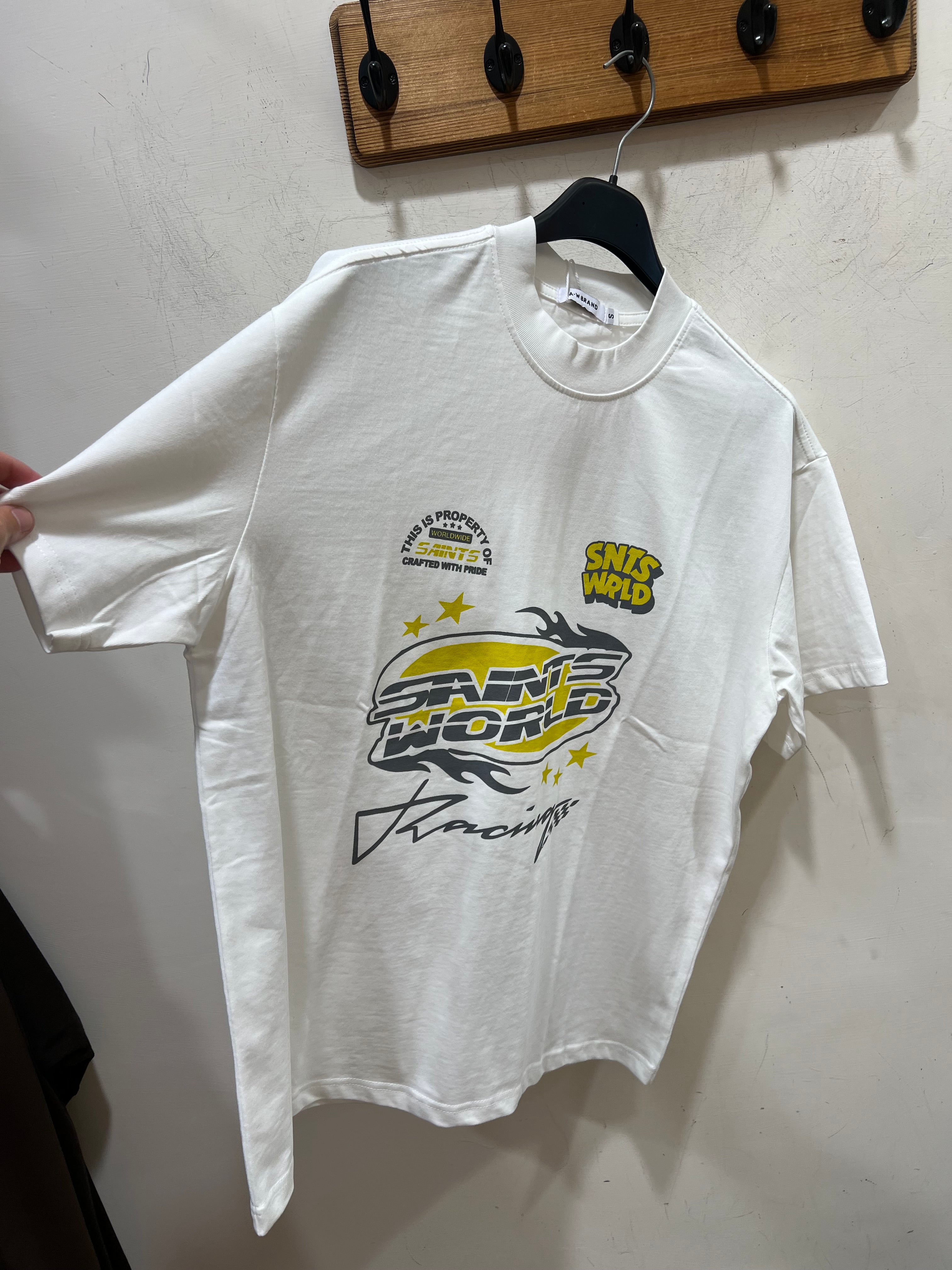 T-shirt “Saint World”